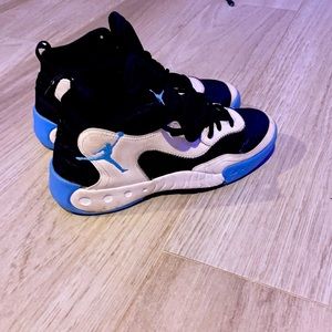 Nike Air Jordan Pro RX Men’s Shoes Size 6 White/Black/Blue Carolina